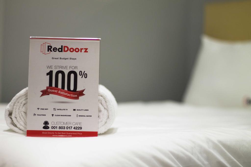 Reddoorz Apartment @ Margonda Residence Depok Extérieur photo